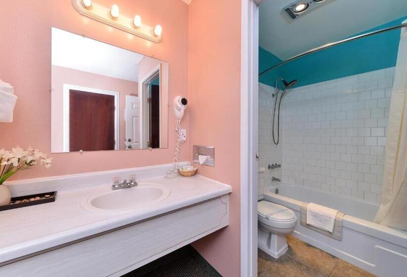 Номер Стандарт, Maverick Motel   Modern Renovated Motel