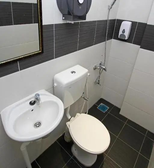 Superior Kolmen Hengen Huone, Dream City