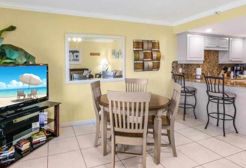 Апартаменты 1 Спальня Вид на Море с Балконом, South Beach Condo