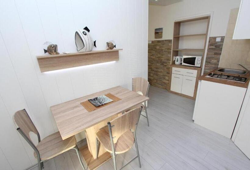 Monolocale Comfort Vista Mare, Apartments Eva