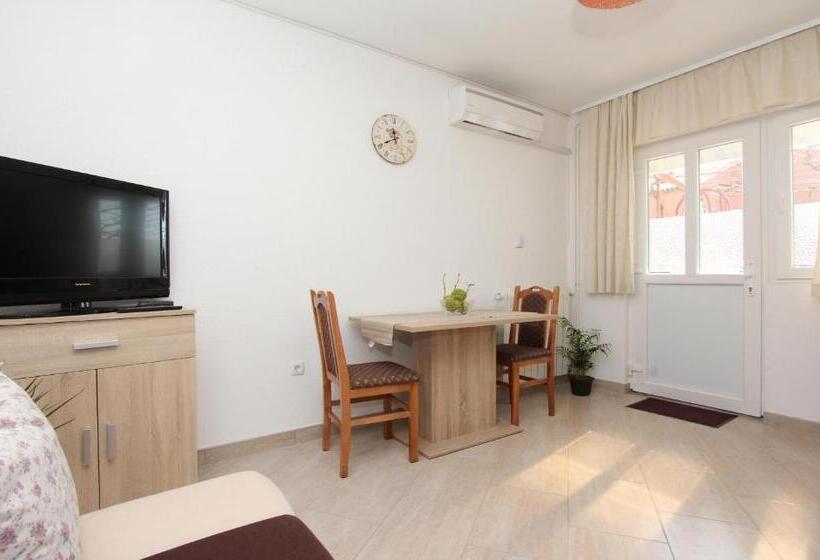 דירת חדר שינה עם טרסה ונוף לים, Apartments Eva