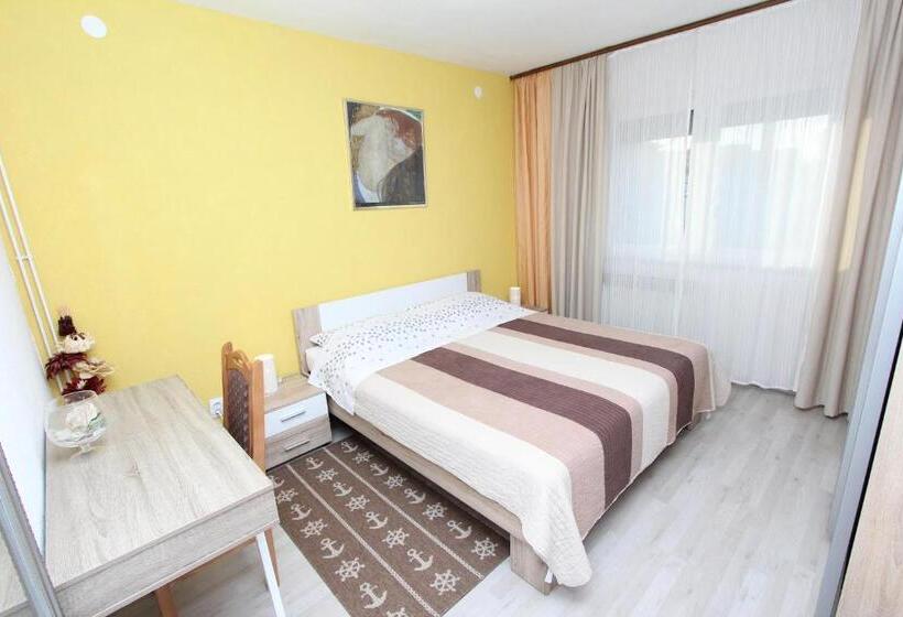 Appartamento 1 Camera da letto con Terrazza Vista Mare, Apartments Eva