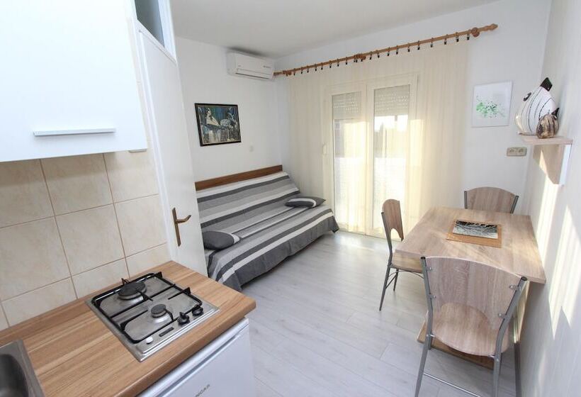 Monolocale Comfort Vista Mare, Apartments Eva