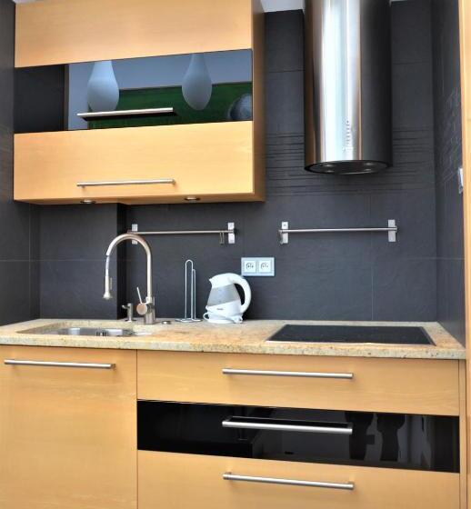 דירת חדר, Tcz Mokra