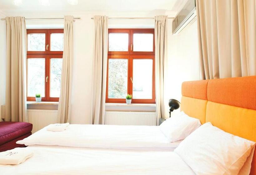 חדר דלוקס, Tcz Mokra