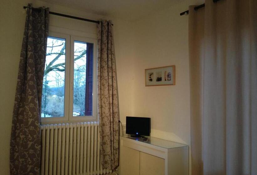 غرفة قياسية, Les Platanes