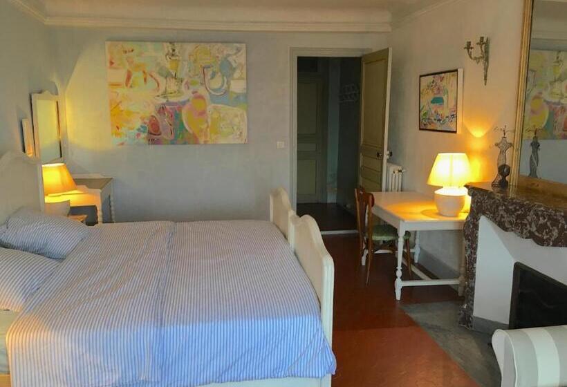 Стандартный Номер Кровать Кинг, Les Chapeliers