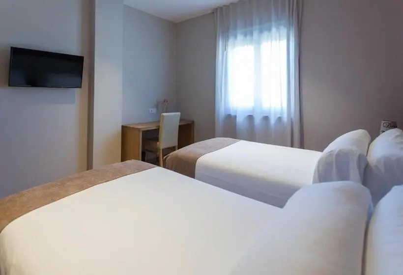 3-Bett-Standardzimmer, A Roldana