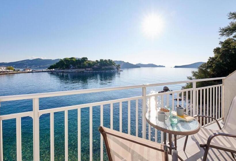 Triple Room Sea View, The Water