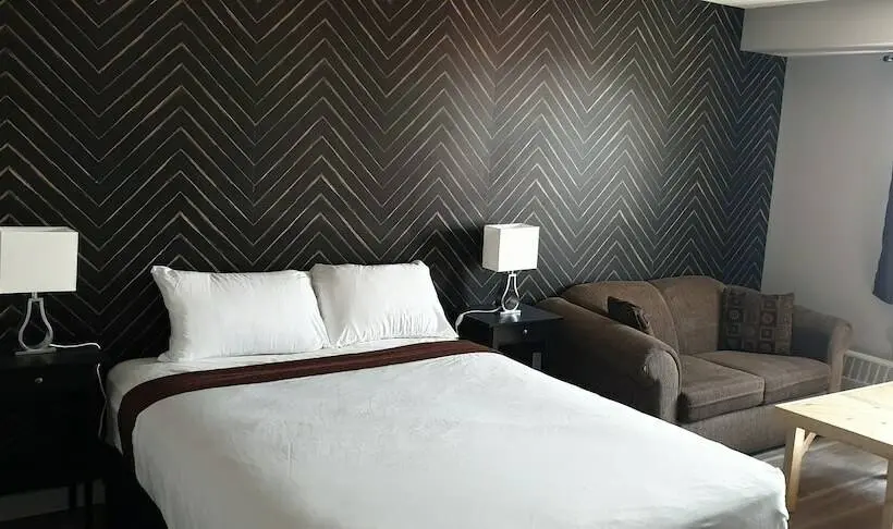 Cameră Deluxe, New Frontier