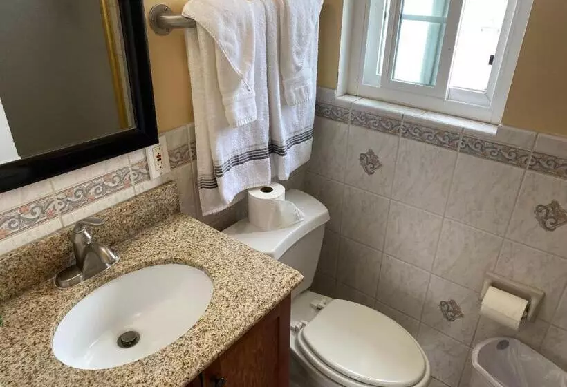 اتاق لوکس, Ocean Park Inn