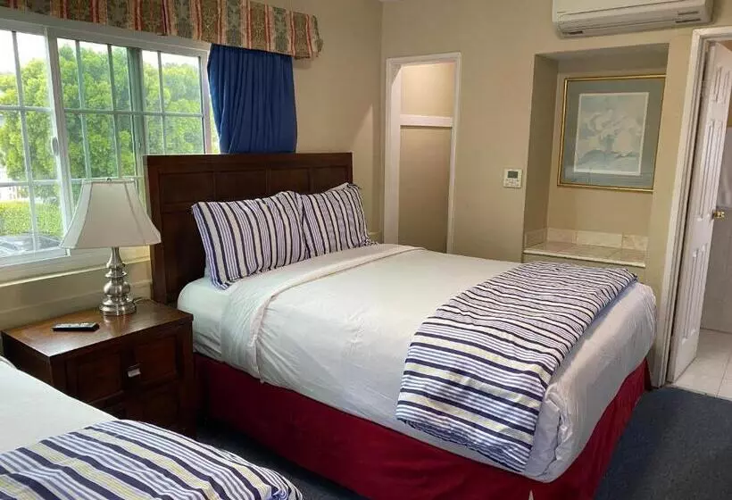اتاق لوکس, Ocean Park Inn