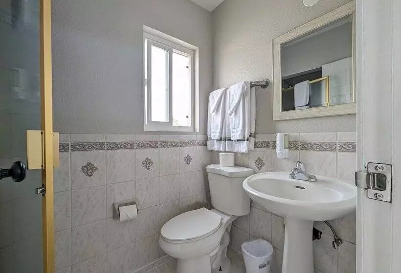 اتاق لوکس, Ocean Park Inn