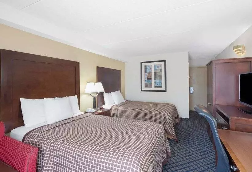 ２ダブルベッドのスタンダードルーム, Days Inn By Wyndham Geneva/finger Lakes