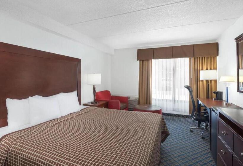 带大床的标准间, Days Inn By Wyndham Geneva/finger Lakes