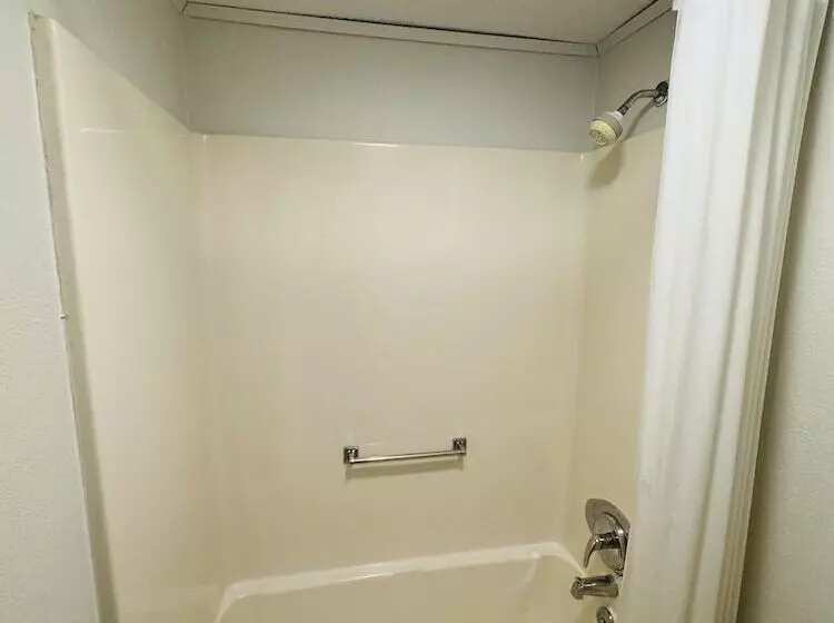 ２ダブルベッドのスタンダードルーム, Knights Inn Bridgeport Frankenmuth