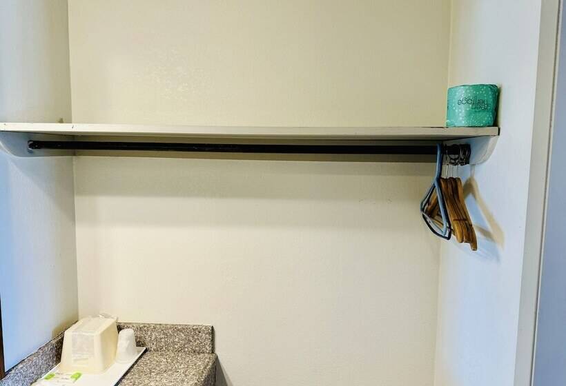 غرفه قياسيه سريرين مزدوجين, Knights Inn Bridgeport Frankenmuth