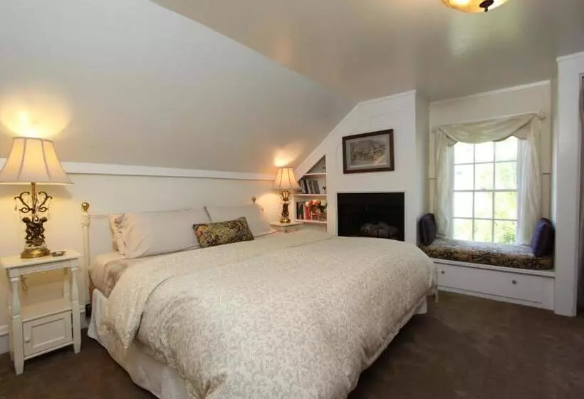 اتاق لوکس با تخت بزرگ, Olallieberry Inn Bed And Breakfast