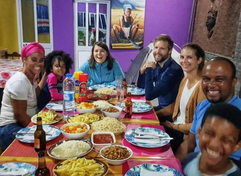 اتاق عادی, Ciza E Rose