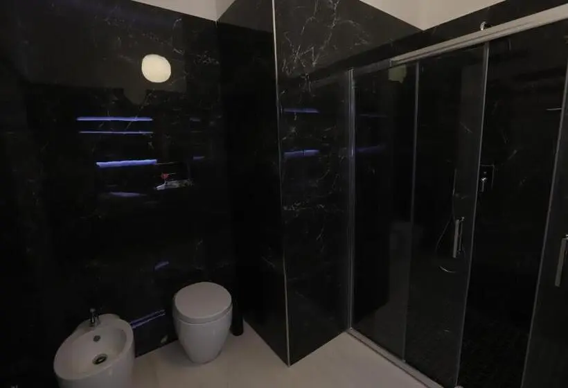 سوئیت با بالکن, Mecla Suites