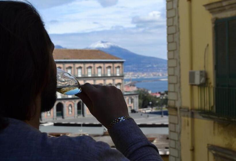 سوئیت با بالکن, Mecla Suites