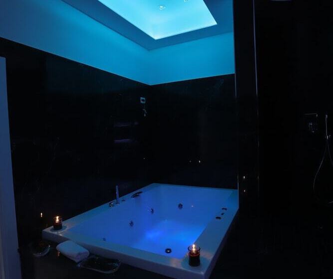 سوییت لوکس, Mecla Suites