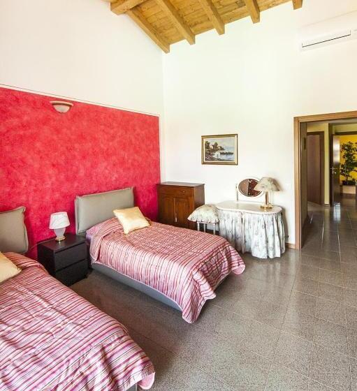 발코니가 있는 2 베드룸 아파트, G&g Bed&breakfast And Apartments