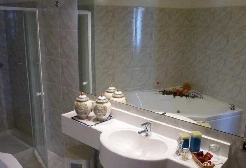 小型套房, In Sylvis