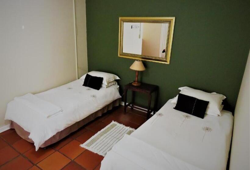 Семейный Номер Вид на Сад, Fountain Baths Guest Cottages