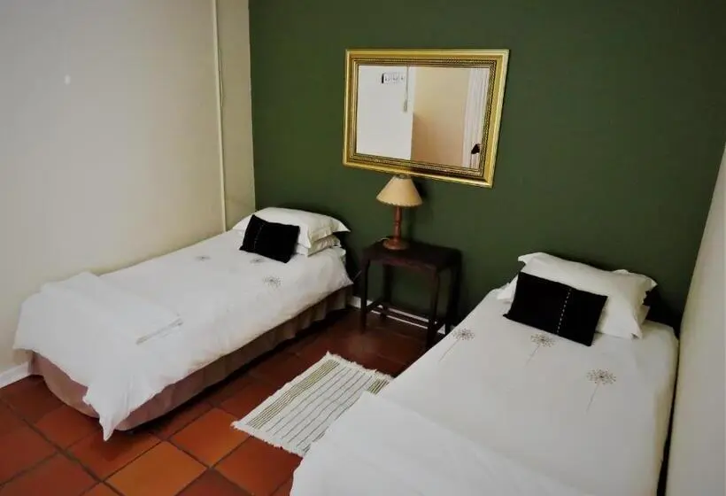 ガーデンビューファミリールーム, Fountain Baths Guest Cottages