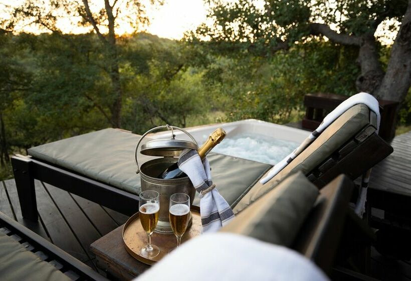 چادر با خدمات رفاهی لوکس, Parsons Hilltop Safari Camp