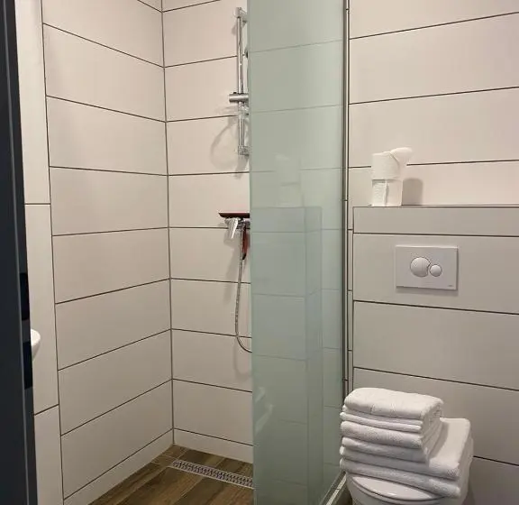 スタンダードルーム, M70 Apartmanház