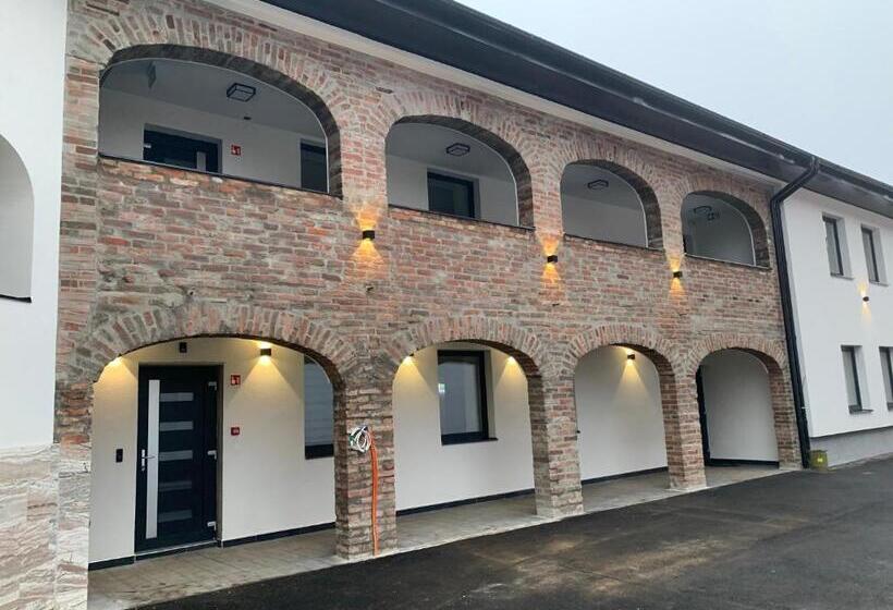 Номер Стандарт, M70 Apartmanház
