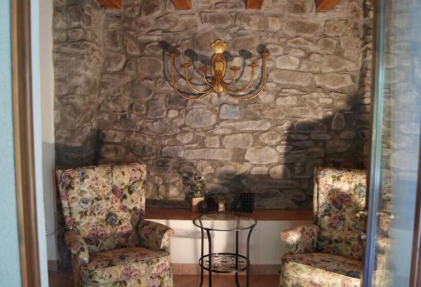 سوئیت جونیور با تراس, Relais San Filippo In Sogaglia