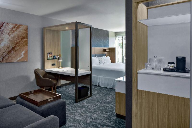 מיטת קינג בסוויטה, Springhill Suites Hilton Head Island