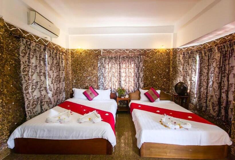 اتاق استاندارد با بالکن و چشم‌انداز دریا, Kep Villa Hill Guest House 1