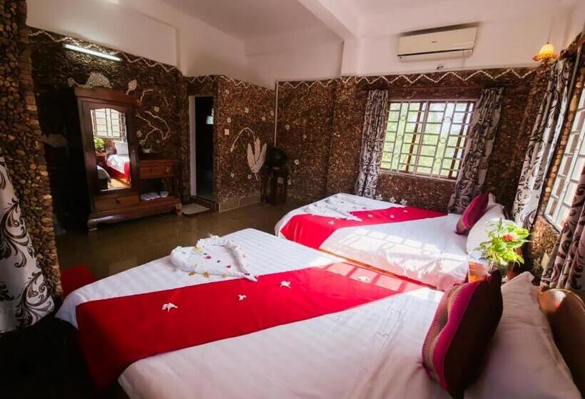 اتاق استاندارد با بالکن و چشم‌انداز دریا, Kep Villa Hill Guest House 1