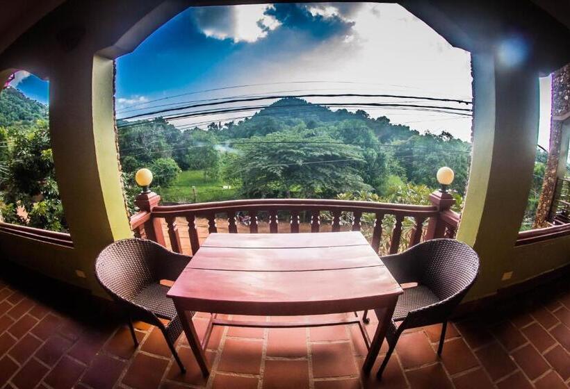 اتاق استاندارد سه تخته با بالکن, Kep Villa Hill Guest House 1