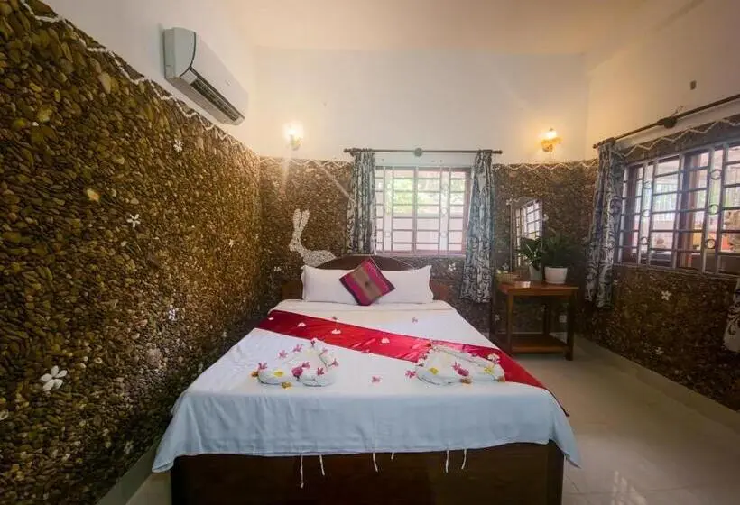 اتاق لوکس با بالکن, Kep Villa Hill Guest House 1