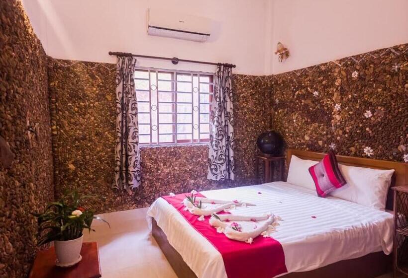 اتاق لوکس با بالکن, Kep Villa Hill Guest House 1