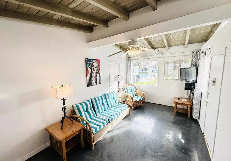 スタンダードバンガロー, A Place In The Sun Hotel Adults Only Big Units, Privacy Gardens & Heated Pool & Spa In 1 Acre Park