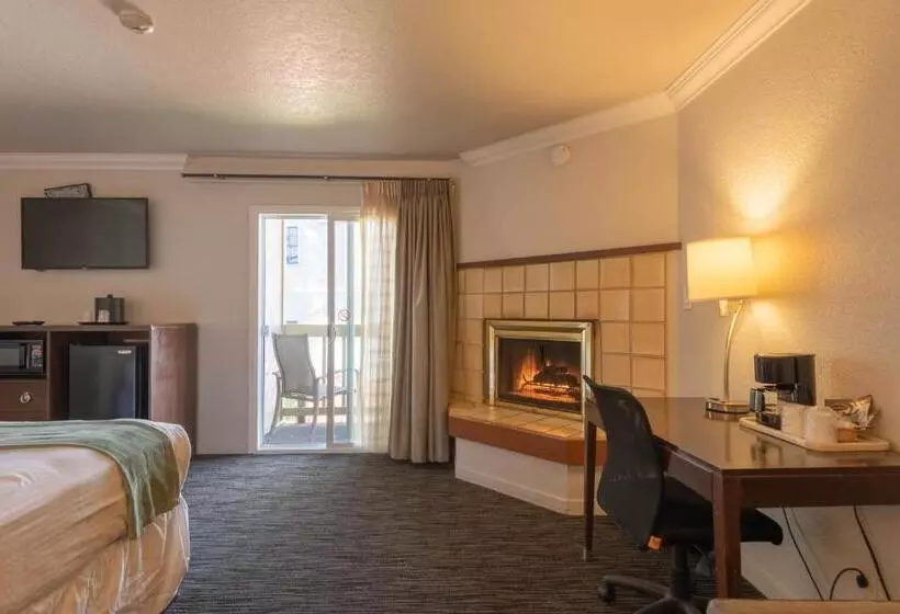 キングサイズベッドのスタンダードルーム, Cannery Row Inn