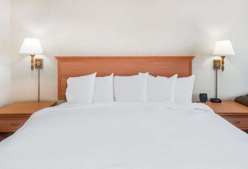 جناح 3 غرف نوم, Howard Johnson By Wyndham Gillette