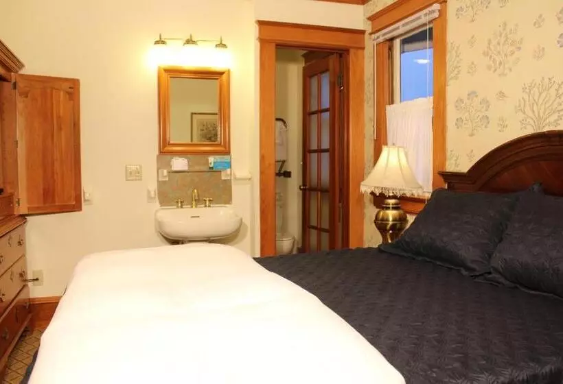 سوییت با چشم‌انداز دریا, Pacific Grove Inn