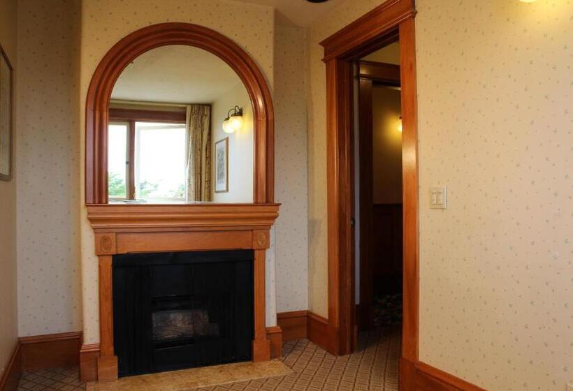 디럭스 스위트, Pacific Grove Inn