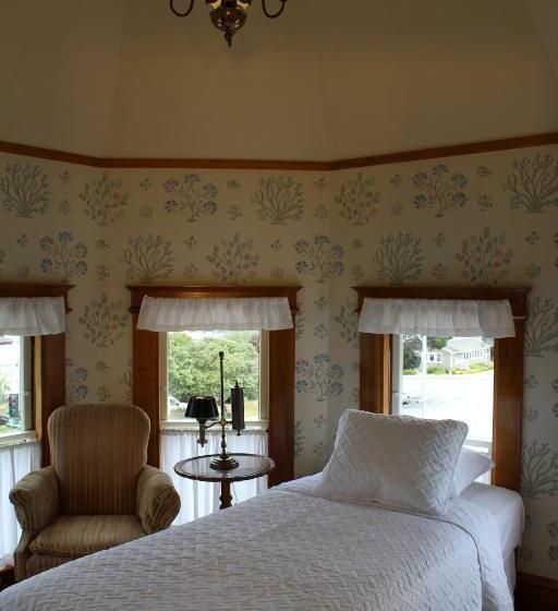 جناح ديلوكس, Pacific Grove Inn