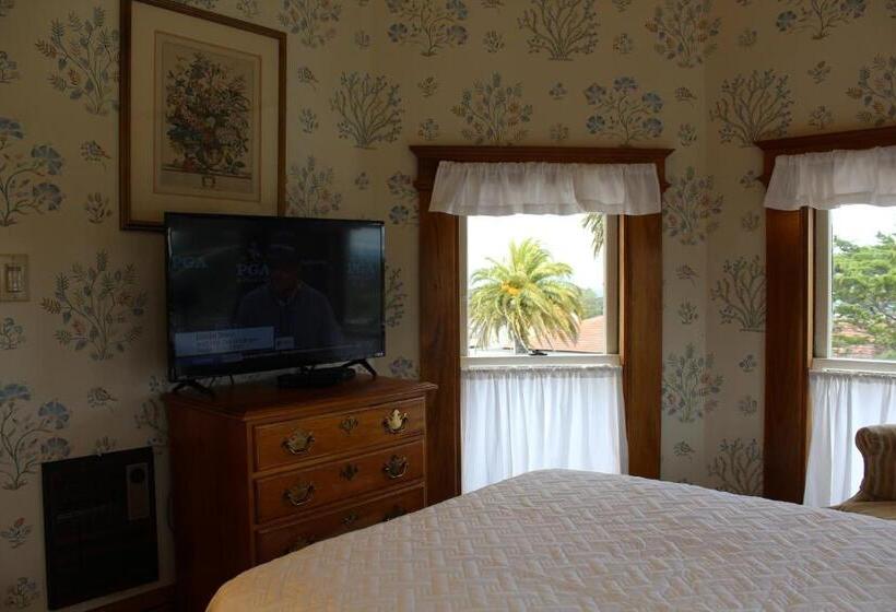 جناح ديلوكس, Pacific Grove Inn