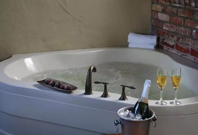 اتاق استاندارد با تخت بزرگ, Paso Robles Inn