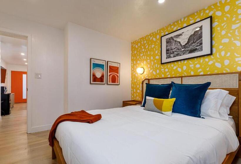 Люкс Deluxe Кровать Кинг, Quail Park Lodge