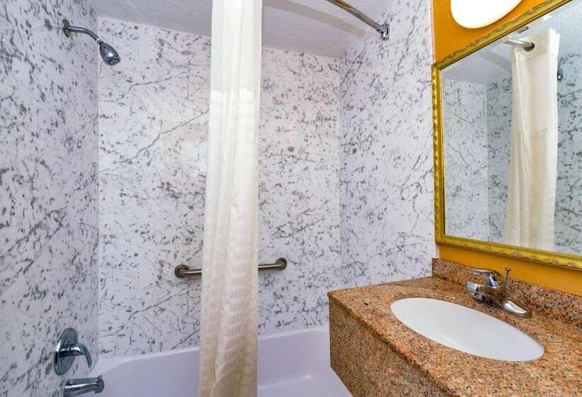 اتاق استاندارد با 2 تخت دوبل, Rodeway Inn Orleans  Cape Cod